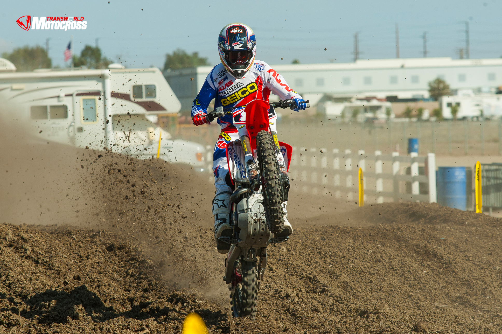 2013_MXON_Preview_Wallpaper_TWMX_334